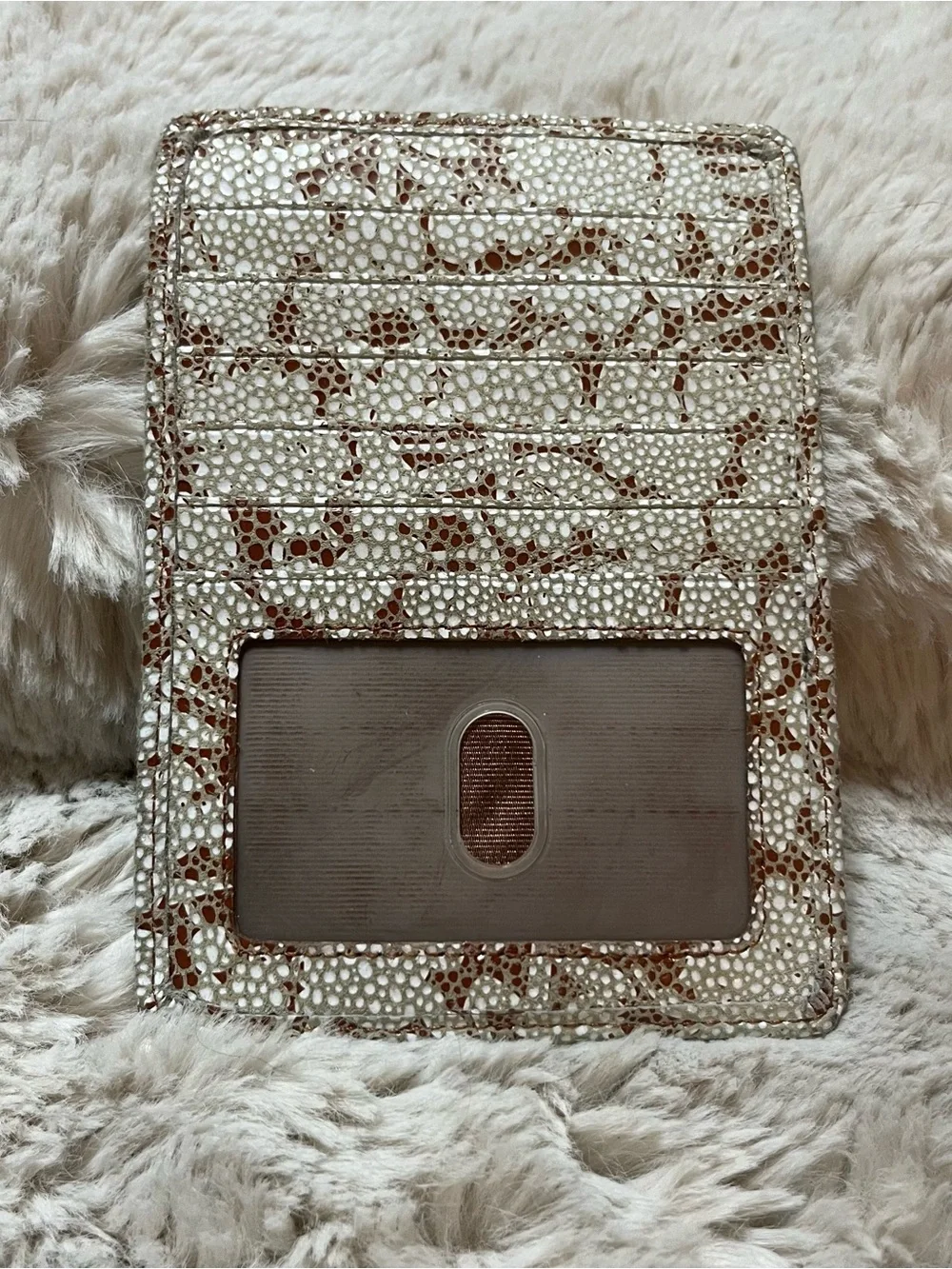 HOBO White and Brown Textured Card Holder with ID Window 02-31